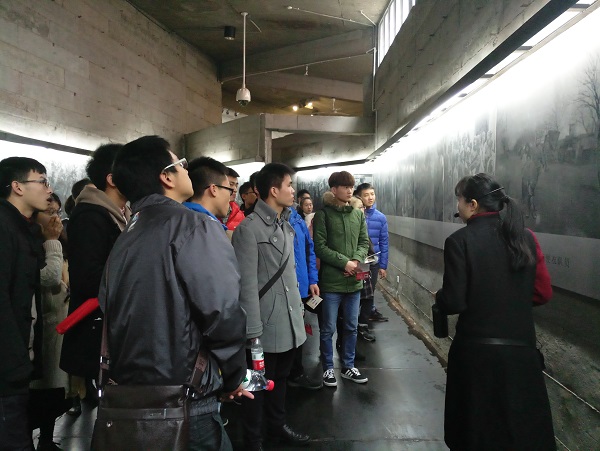 支部成員在館內參觀