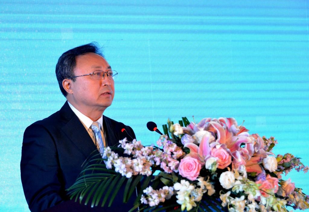 省委教育工委副書記李光華講話