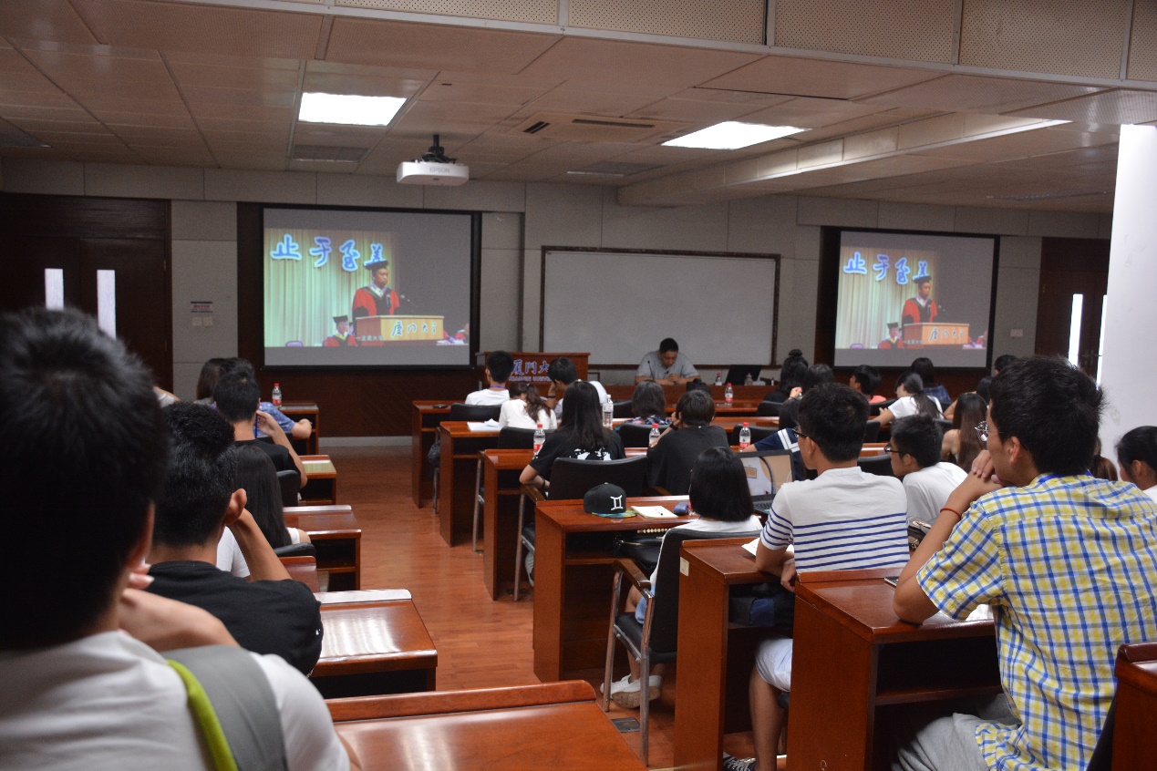 參會同學認真聆聽鄒振東教授的講座