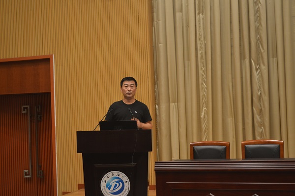 張哨楠教授開講