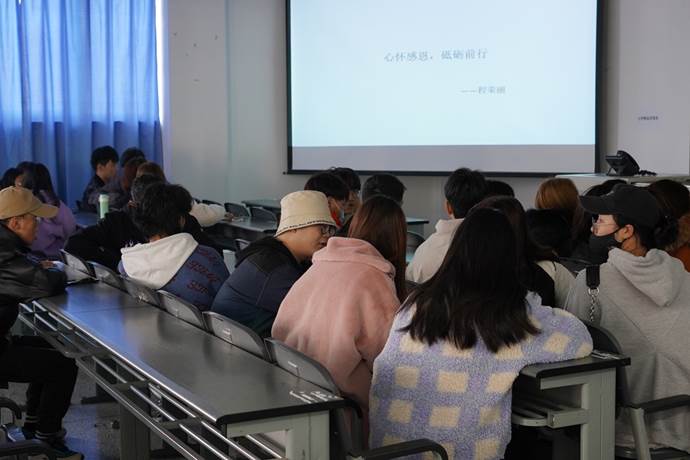 /Users/apple/Library/Containers/com.tencent.xinWeChat/Data/Library/Application Support/com.tencent.xinWeChat/2.0b4.0.9/73c541f5bc89410b37117f3dba5e41ea/Message/MessageTemp/d77e4c7f7e330745e018d9d4c9580f1d/File/合理使用助學金/活動現場照片/小組討論/DSC01879.JPG