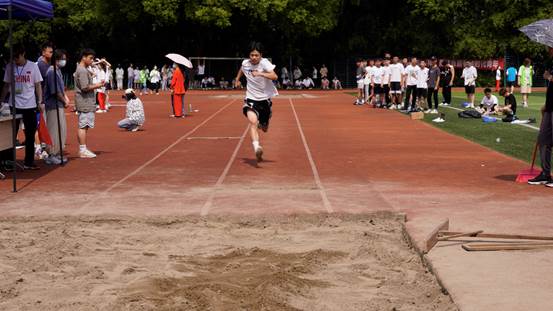 男子跳遠 周彬涵 (8)