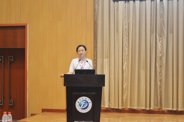 劉向君院長發(fā)言