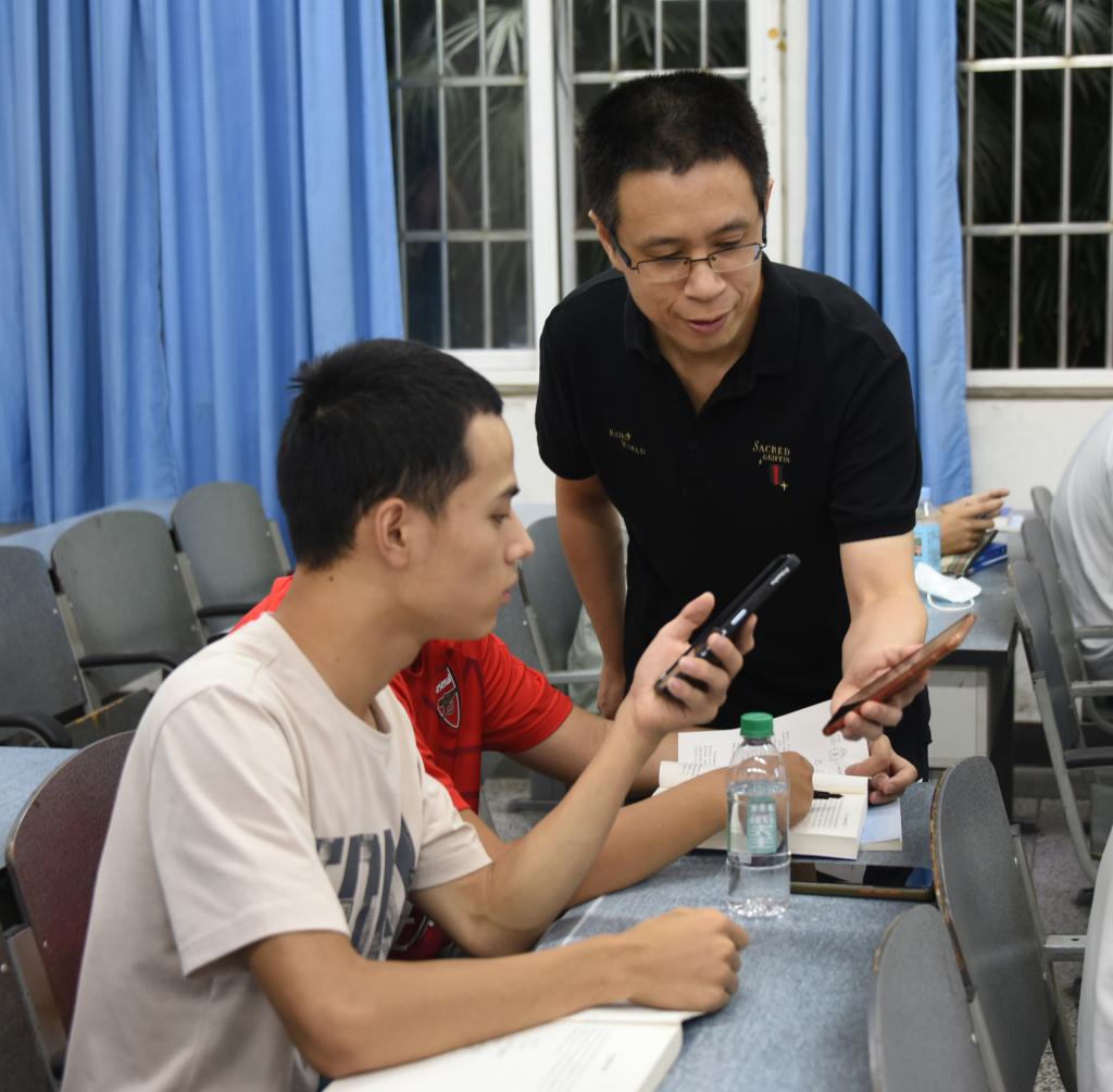 說明: https://zq.swpu.edu.cn:8443/_vsl/3086B288695B677DDA6B47B1AA75499E/61566E8B/18B53