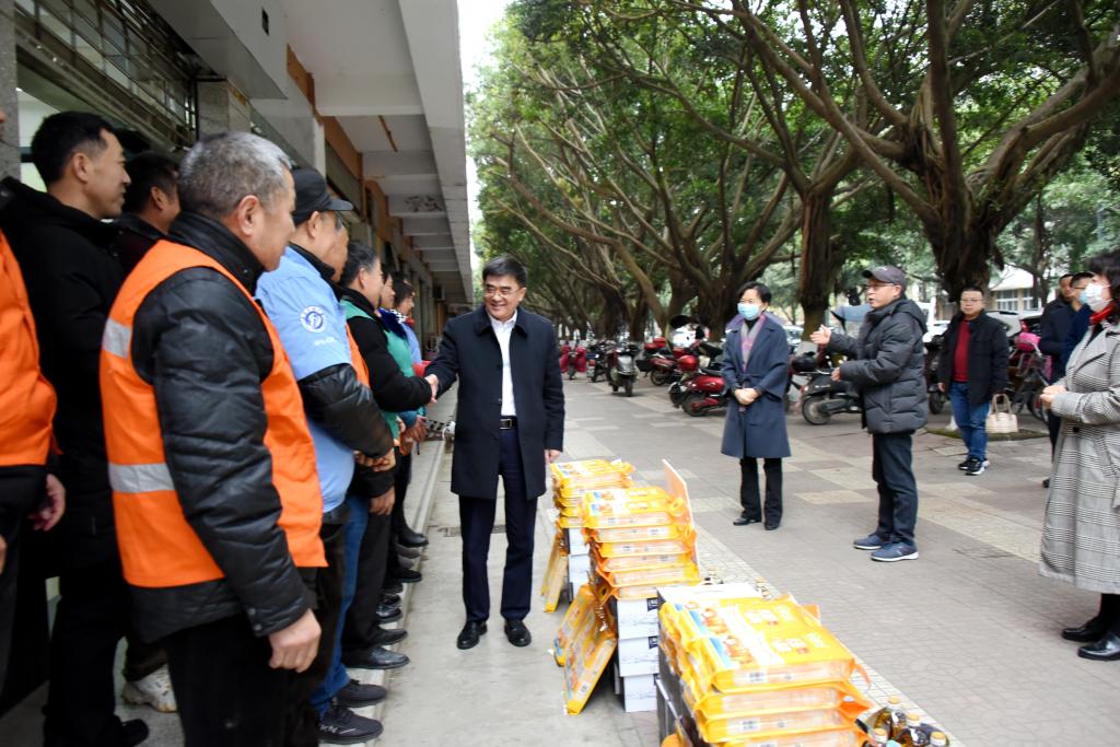 說明: https://zq.swpu.edu.cn:8443/_vsl/352FE5256675F38AFC906CA4CCDB8514/23BFF85D/1EC0B