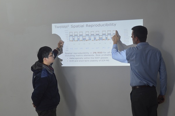 博士和李飛老師交流探討