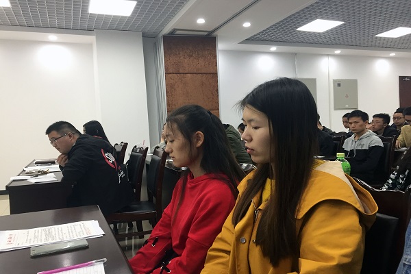 支部正式黨員、預備黨員對匯報同學打分