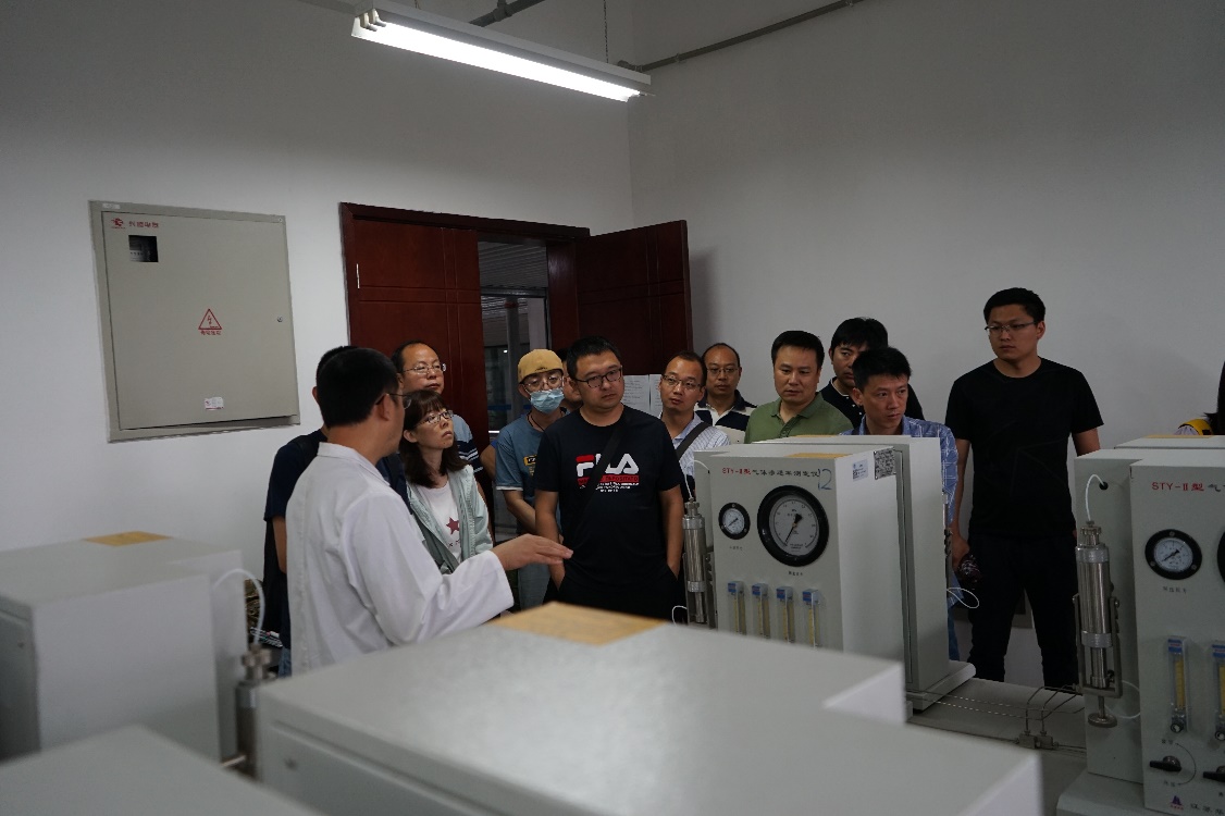 說明: G:\實(shí)驗(yàn)室\新聞\2021.5.25四川省重點(diǎn)實(shí)驗(yàn)室開放——東方物探培訓(xùn)班\DSC04702.JPG