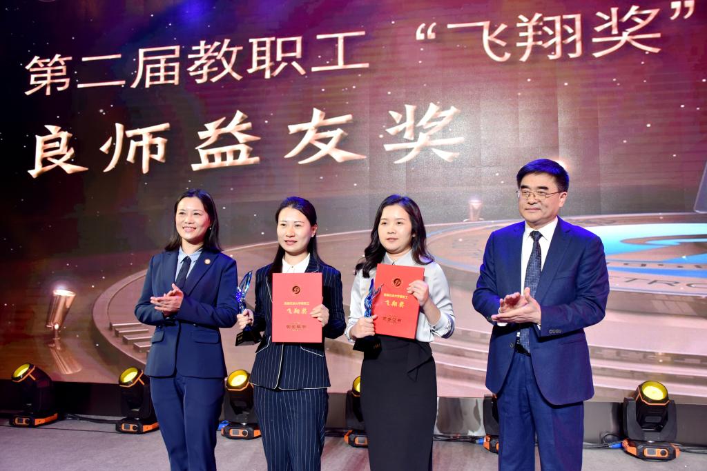 說明: https://zq.swpu.edu.cn:8443/_vsl/6141C68E2F281683C5A8A75D42576FBF/FD9E57E5/1A0D3