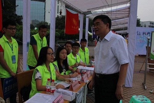 校長了解迎新情況