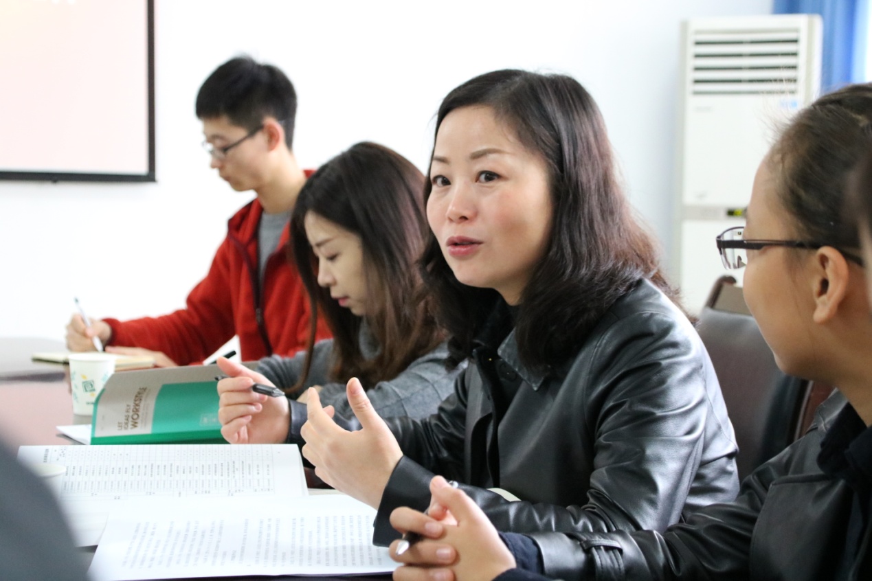 夏書記解答學生提出問題