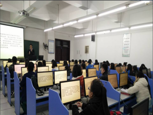 同學們認真聆聽