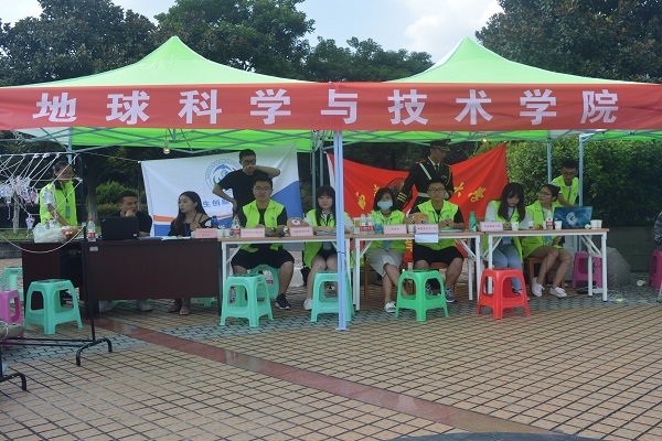 現(xiàn)場(chǎng)工作人員