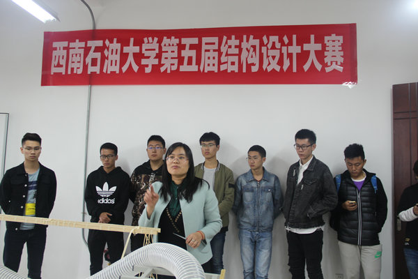 廖羽風老師進行賽前陳述