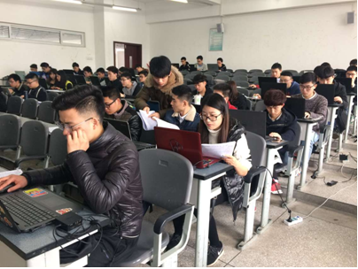 班委認(rèn)真審核綜合測評材料