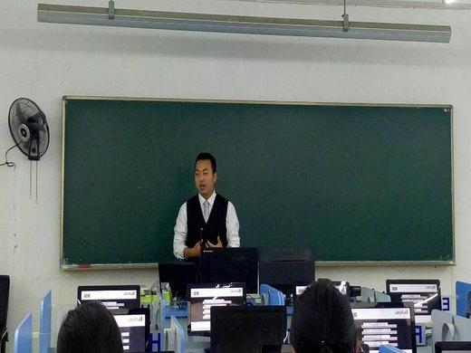 圖為李丹陽老師