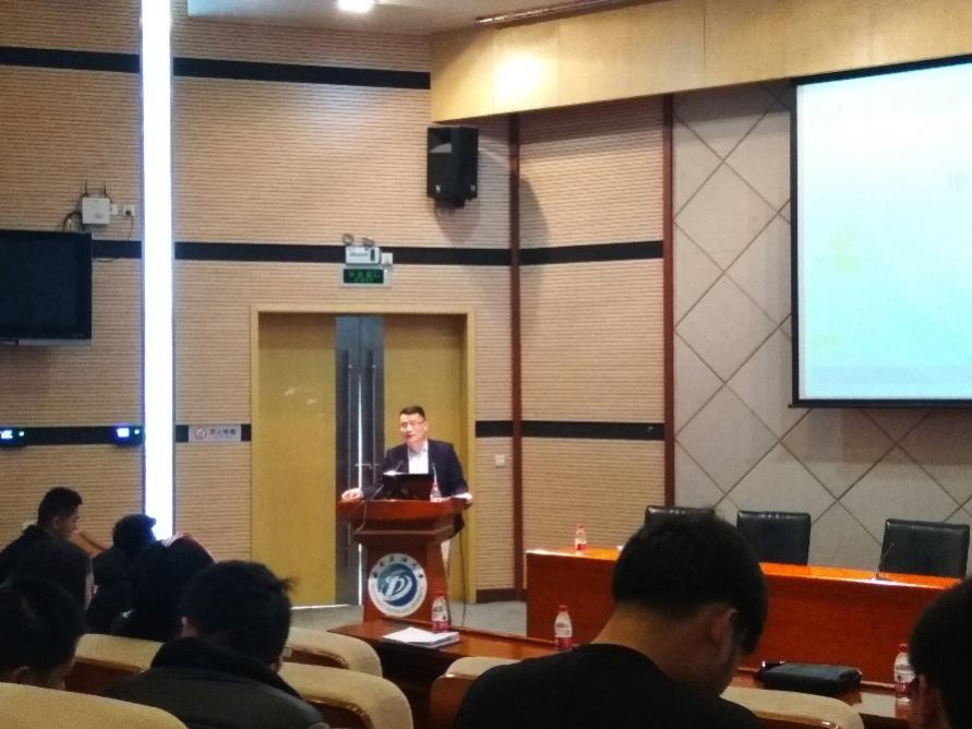 李明科老師講話 李明科老師講話