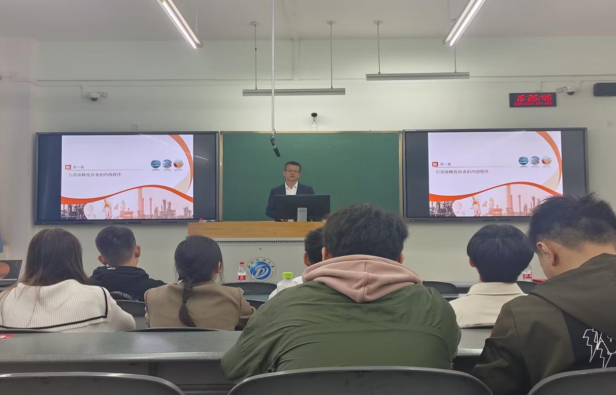 12c324582444c7bf60c9c3d771526079