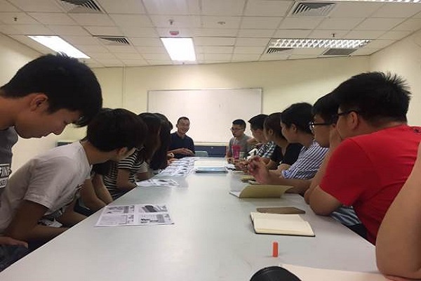 在香港大學與港大同學交流學習