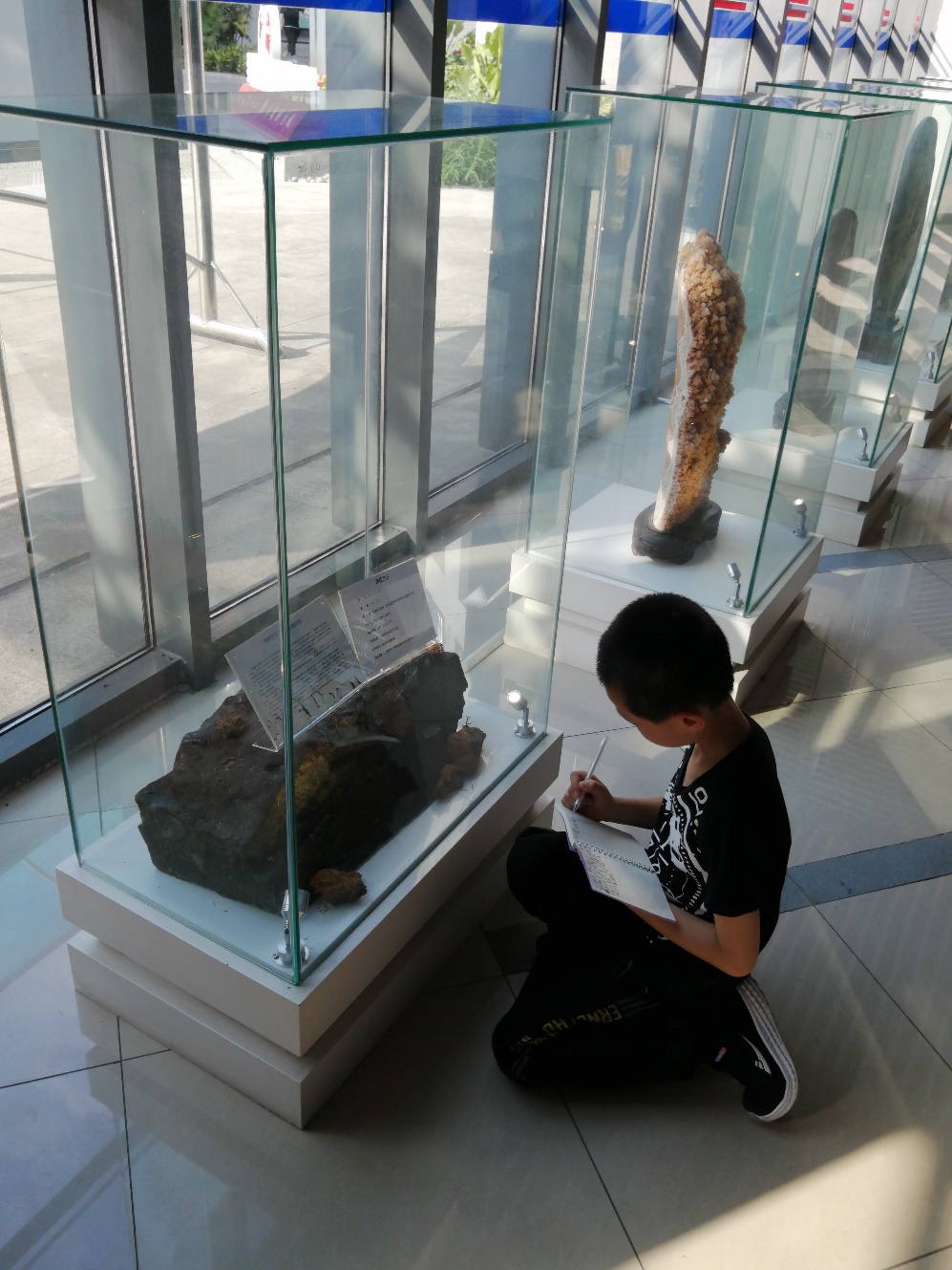 說明: G:\實驗室\新聞\2021.6.1響應四川省科技廳號召,天然氣地質四川省重點實驗室開放\QQ圖片20210602092936.jpg