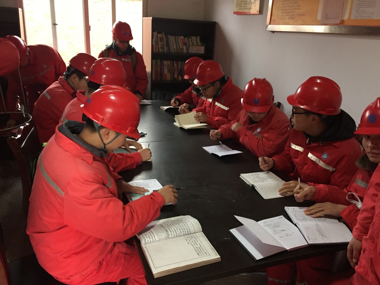 圖三:同學們認真整理筆記