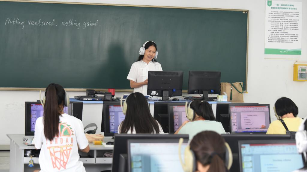 說明: https://zq.swpu.edu.cn:8443/_vsl/97E9DCE159823813CDFE55563929D906/3429DFE0/E61B