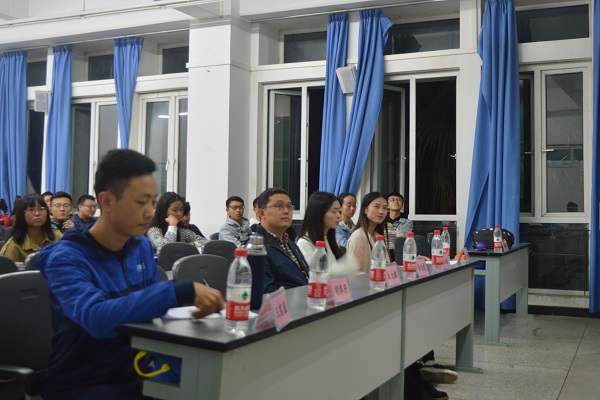 地空教師、優秀學生代表