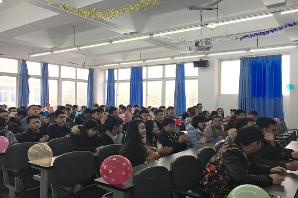 到場(chǎng)同學(xué)