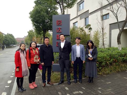 圖片包含 樹, 戶外, 人員, 天空
已生成極高可信度的說明