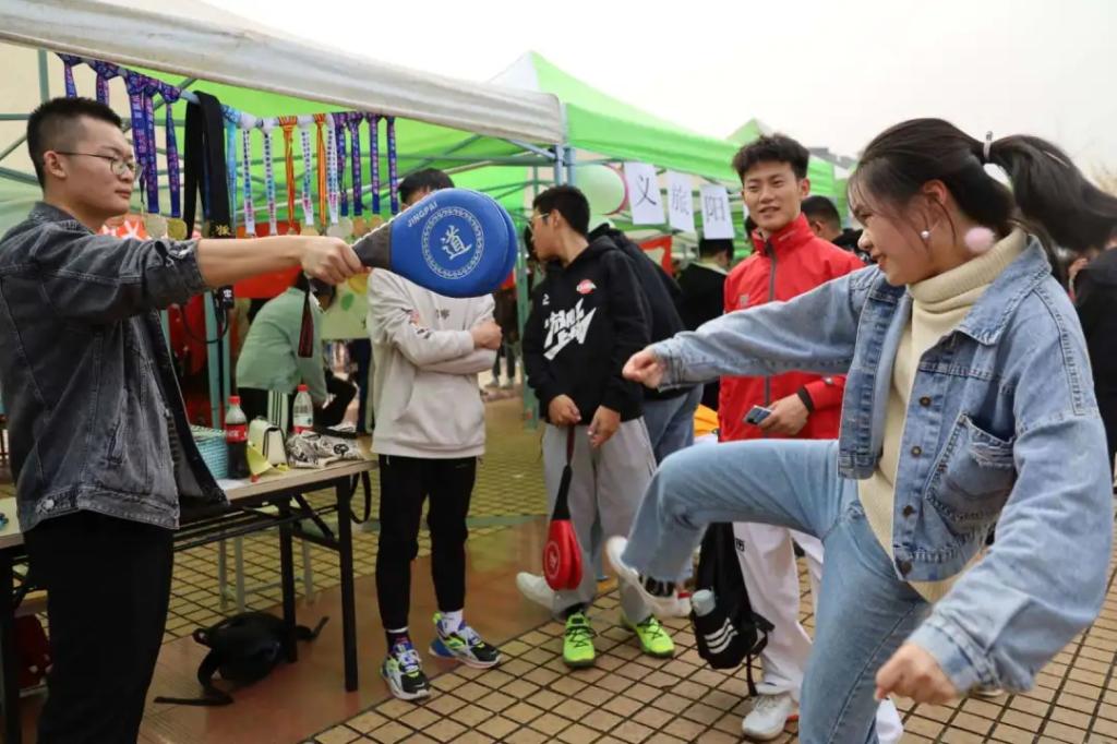 龍威跆拳道協會風采展示