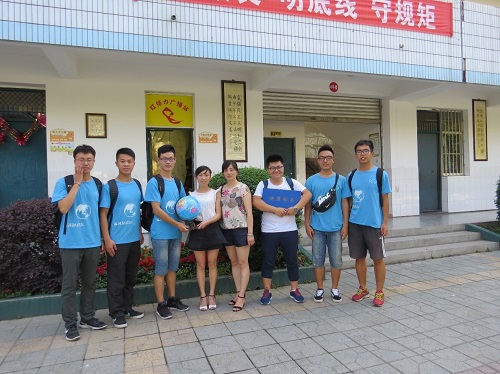 桂林小學老師和項目成員合影