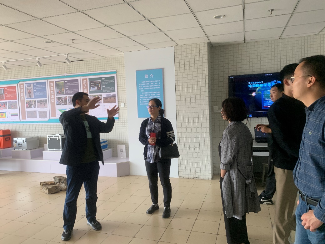 說明: G:\實驗室\新聞\2021.5.26機電院到我院實驗中心就工程質量認證的實驗室工作進行交流\IMG_7910.JPG 說明: G:\實驗室\新聞\2021.5.26機電院到我院實驗中心就工程質量認證的實驗室工作進行交流\IMG_7910.JPG