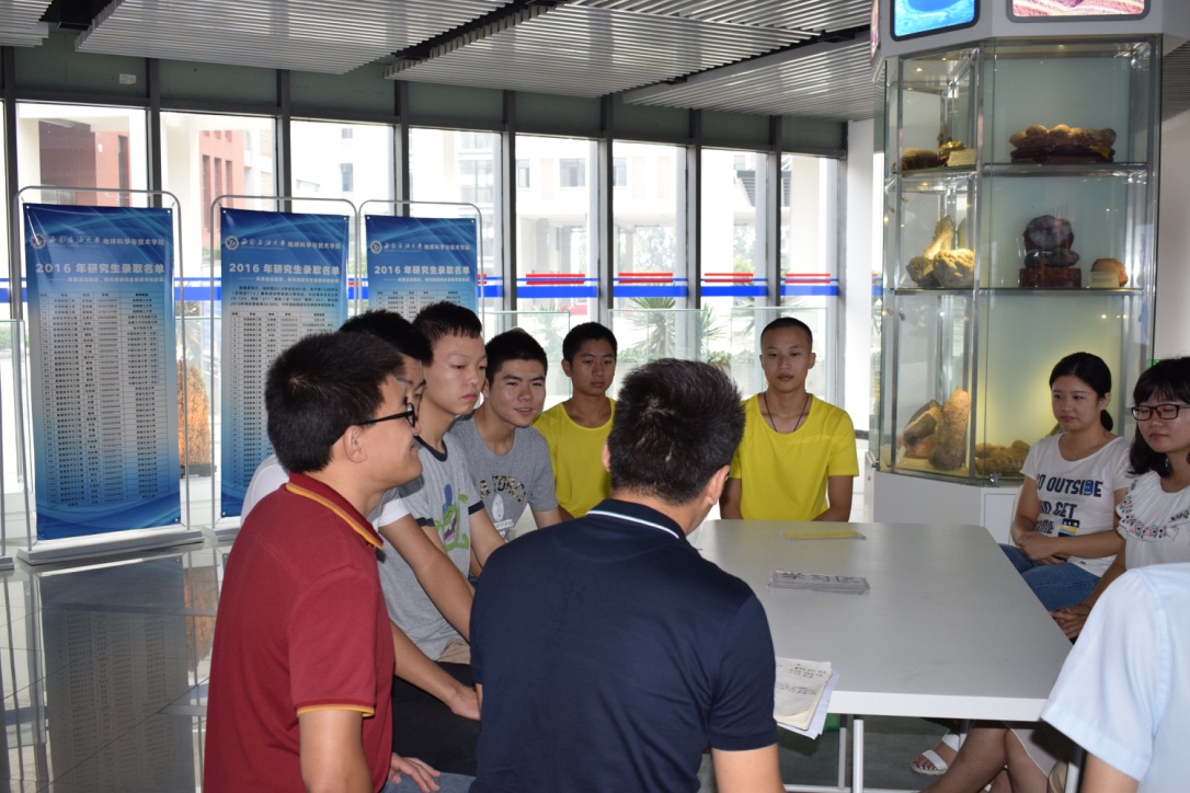 老師們與新兵代表交流