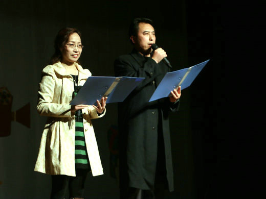 院黨委書記許亞平及院長孫陽詩朗誦——《相信未來》