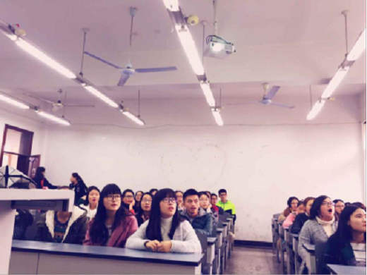 認真觀看青春小視頻