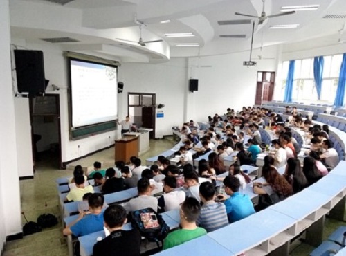 動(dòng)員會(huì)現(xiàn)場(chǎng)