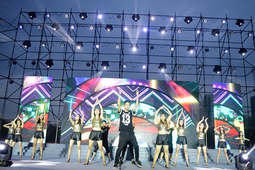 開(kāi)場(chǎng)舞《舞動(dòng)青春》