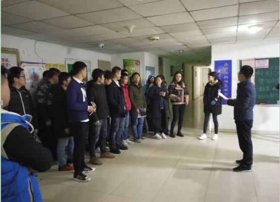 圖一:劉老師講解實習注意事項