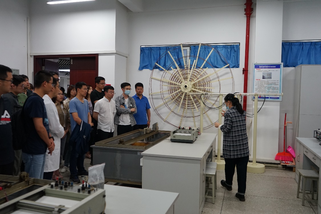 說明: G:\實(shí)驗(yàn)室\新聞\2021.5.25四川省重點(diǎn)實(shí)驗(yàn)室開放——東方物探培訓(xùn)班\DSC04686.JPG