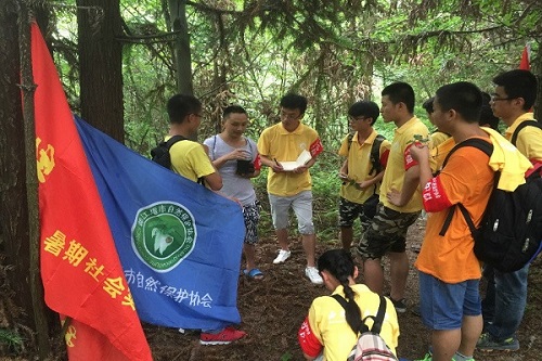 老師正在為大家講解紅外相機的使用