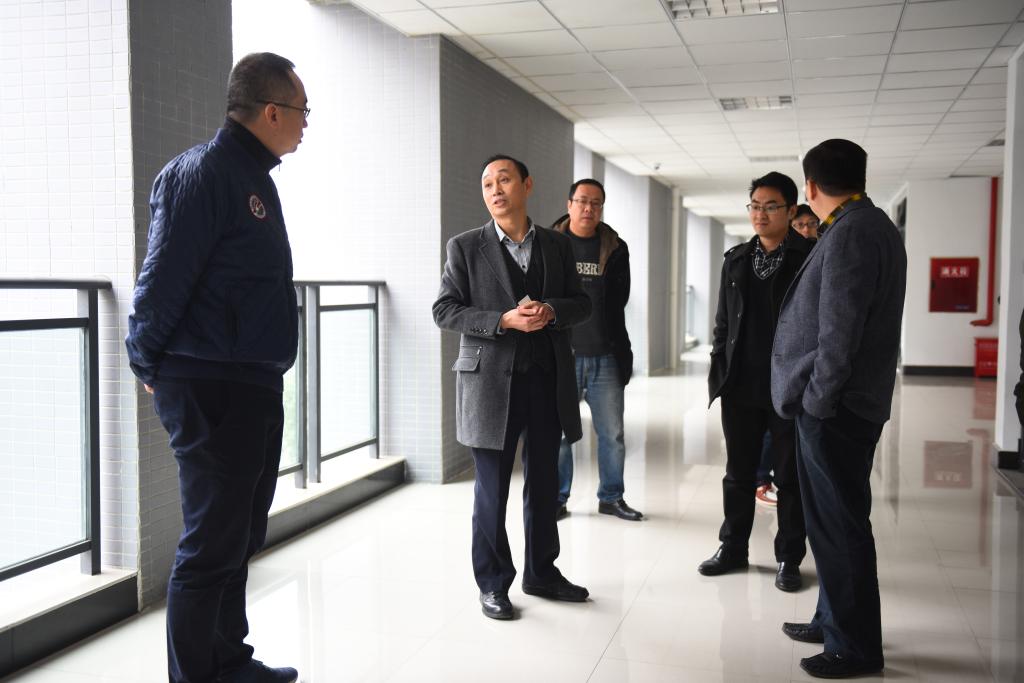 中后勤大樓參觀情景